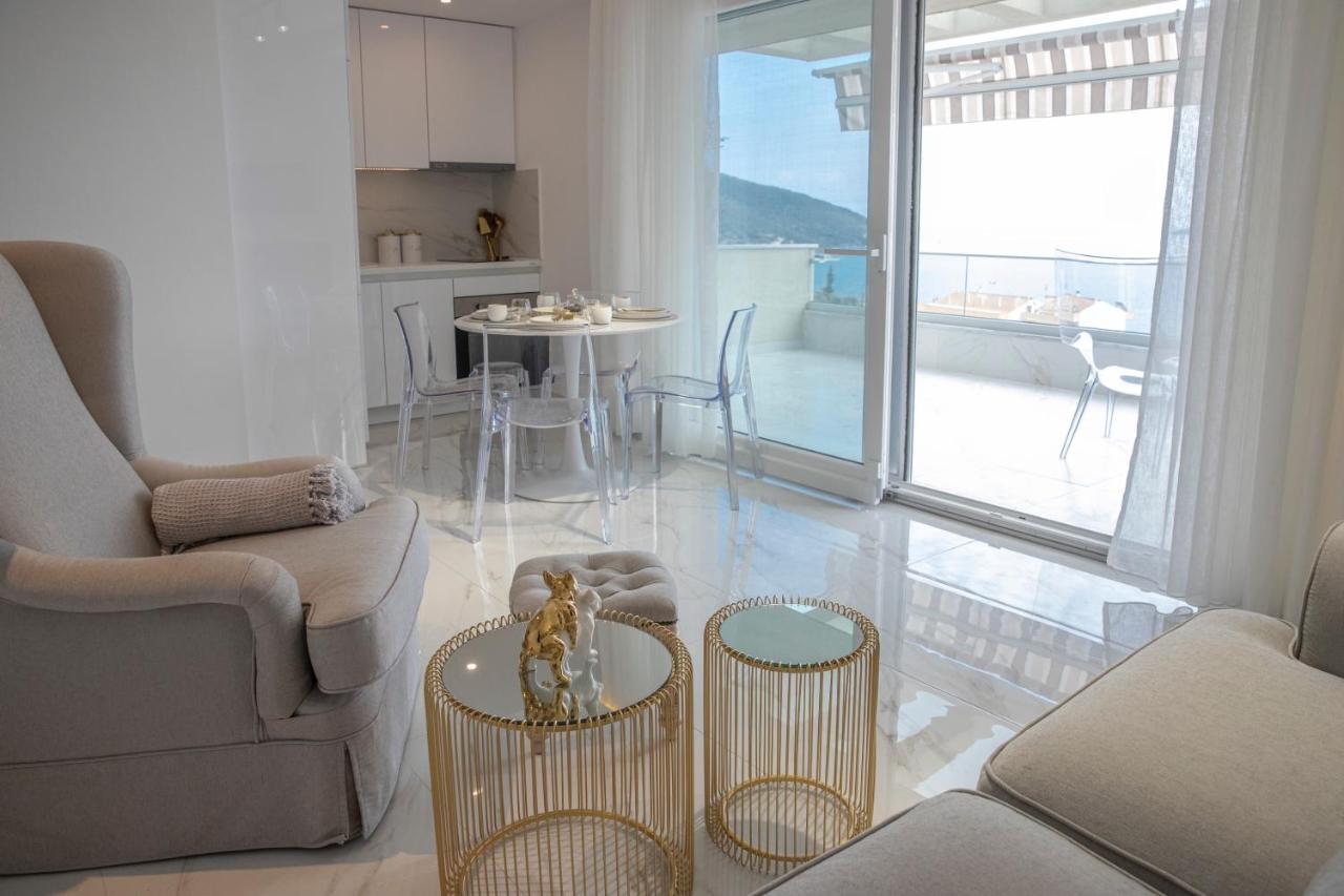 Dk Luxury Suite Néa Péramos Eksteriør billede